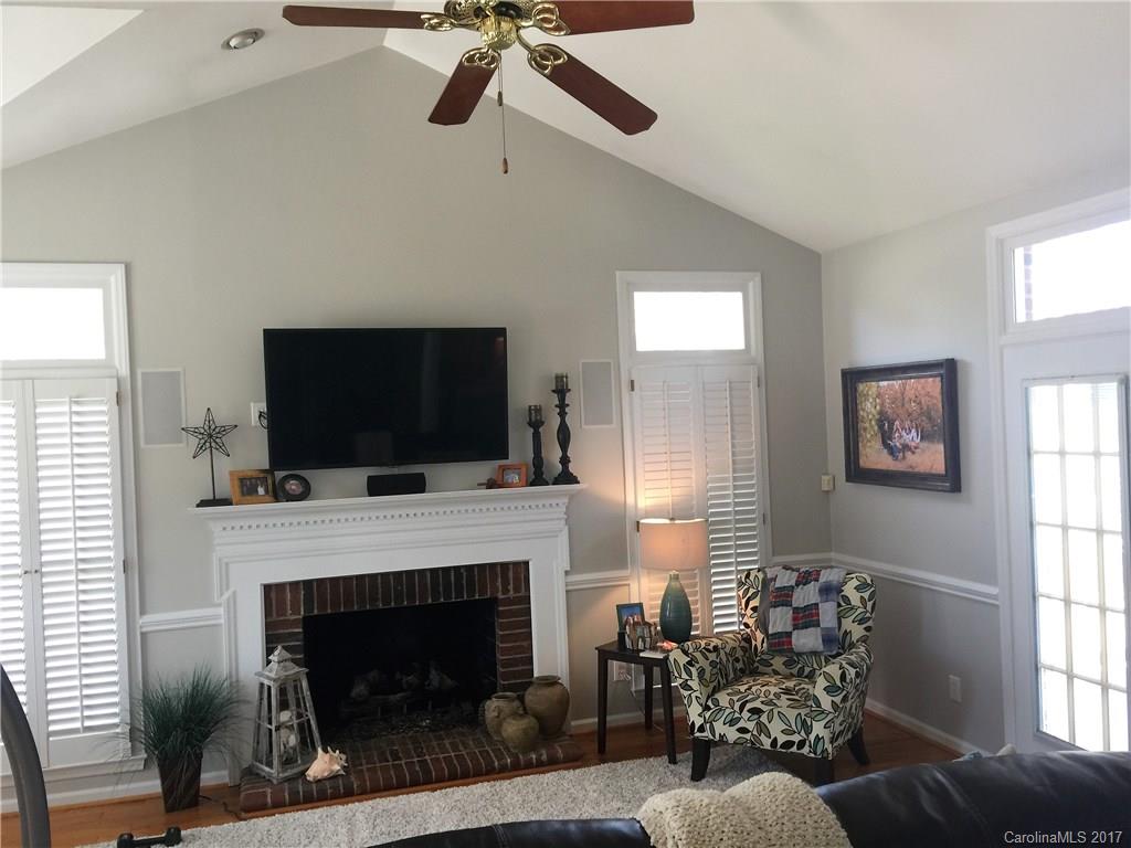 10812 Ridge Acres Road Charlotte, NC 28214 - Photo 3 of 24 Gallery Image 3