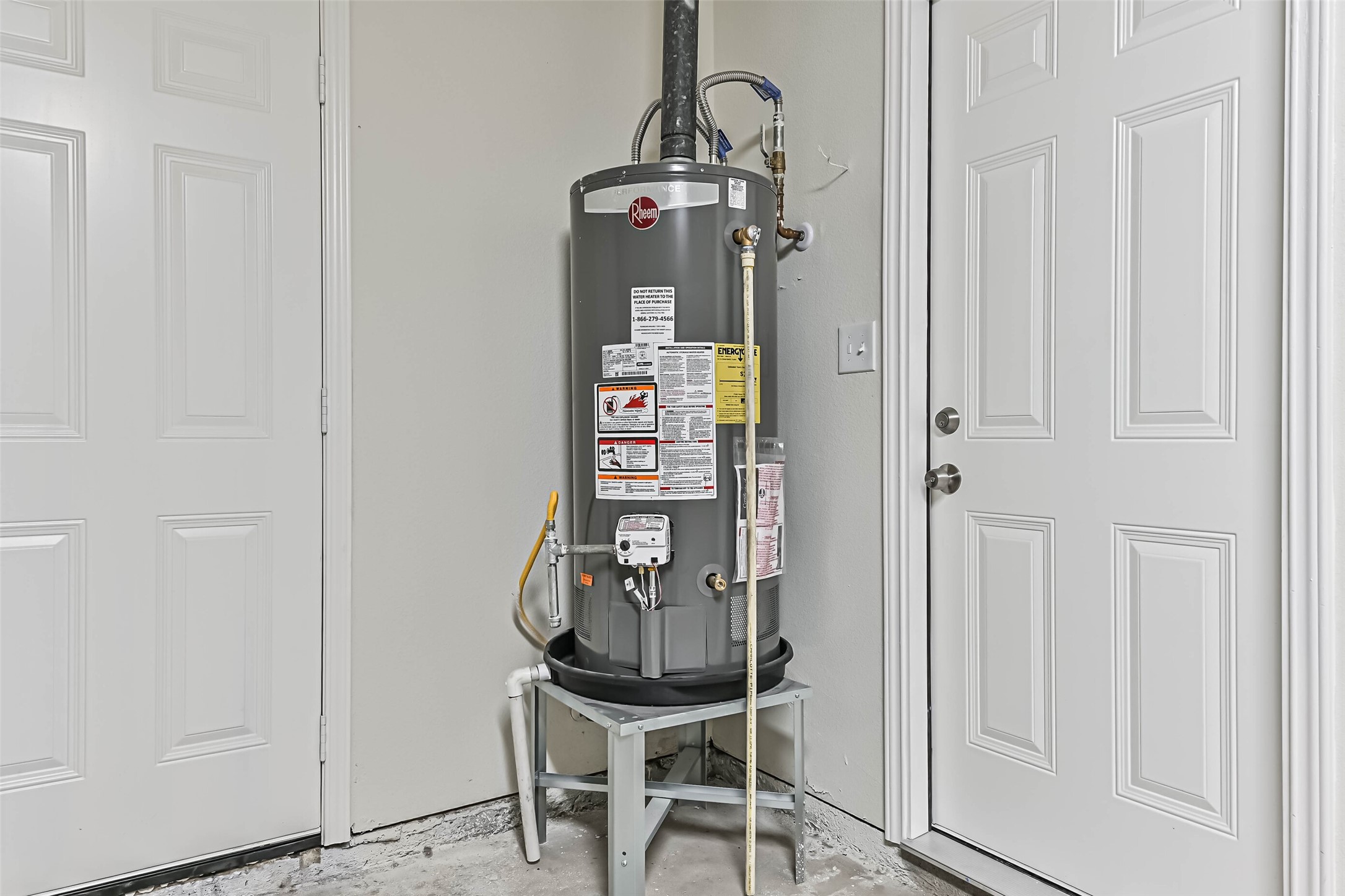 117 Dallas Street Angleton, TX 77515 - Photo 32 of 39 New water heater