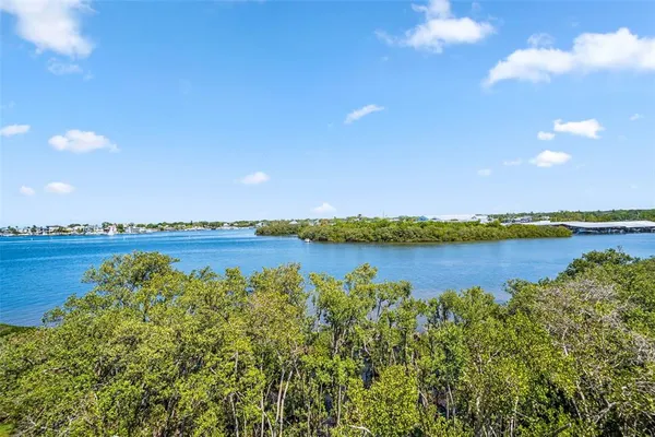 $280,000 | 2700 Bayshore Boulevard, Unit 9305, Dunedin, FL 34698