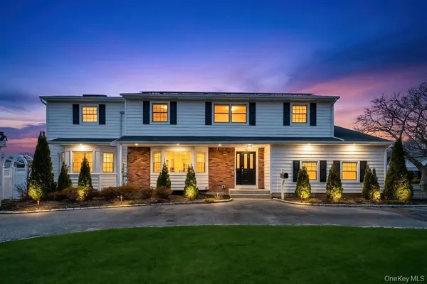 $949,000 | 30 County Line Road, Farmingdale, NY 11735