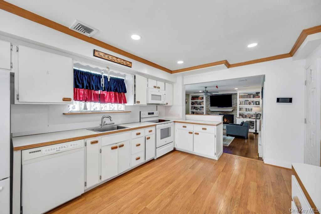 30 County Line Road Farmingdale, NY 11735 - Photo 14 of 41