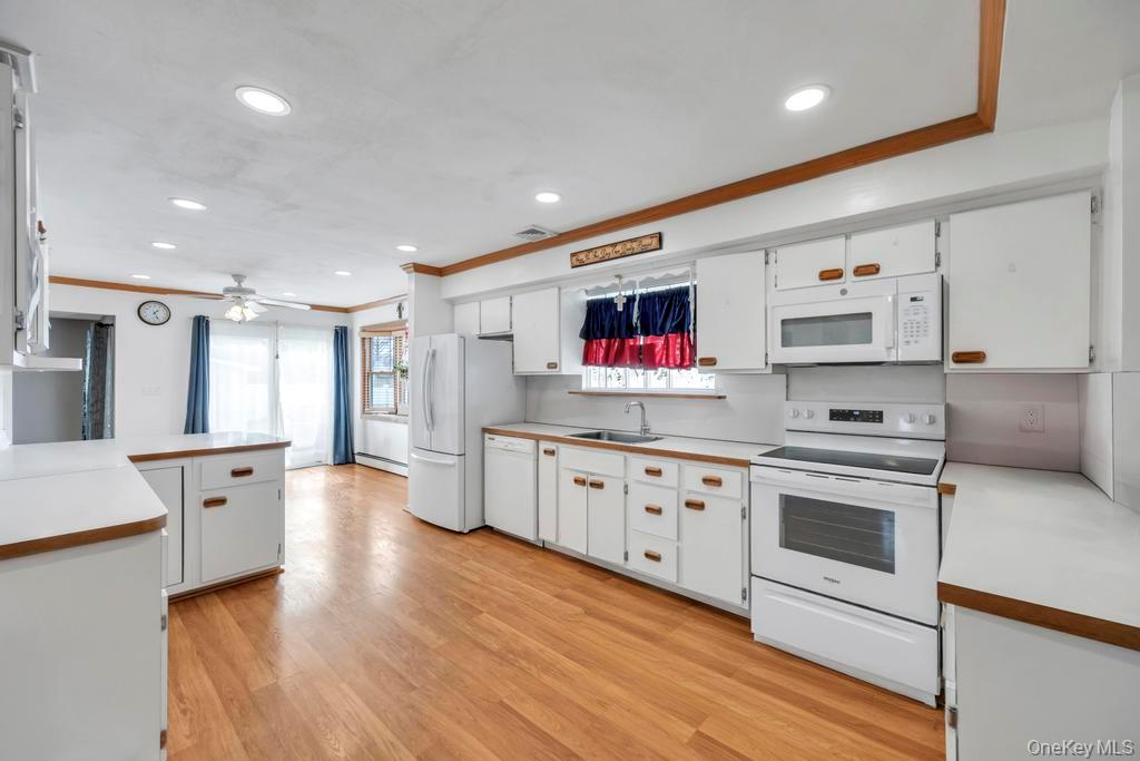 30 County Line Road Farmingdale, NY 11735 - Photo 15 of 41