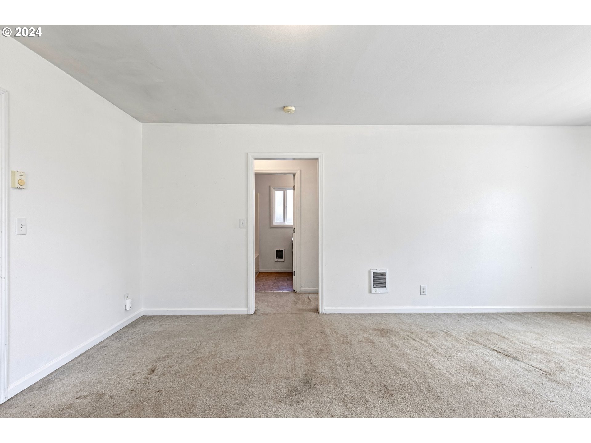 179 35th Street Springfield, OR 97478 - Photo 12 of 46 a view of an empty room