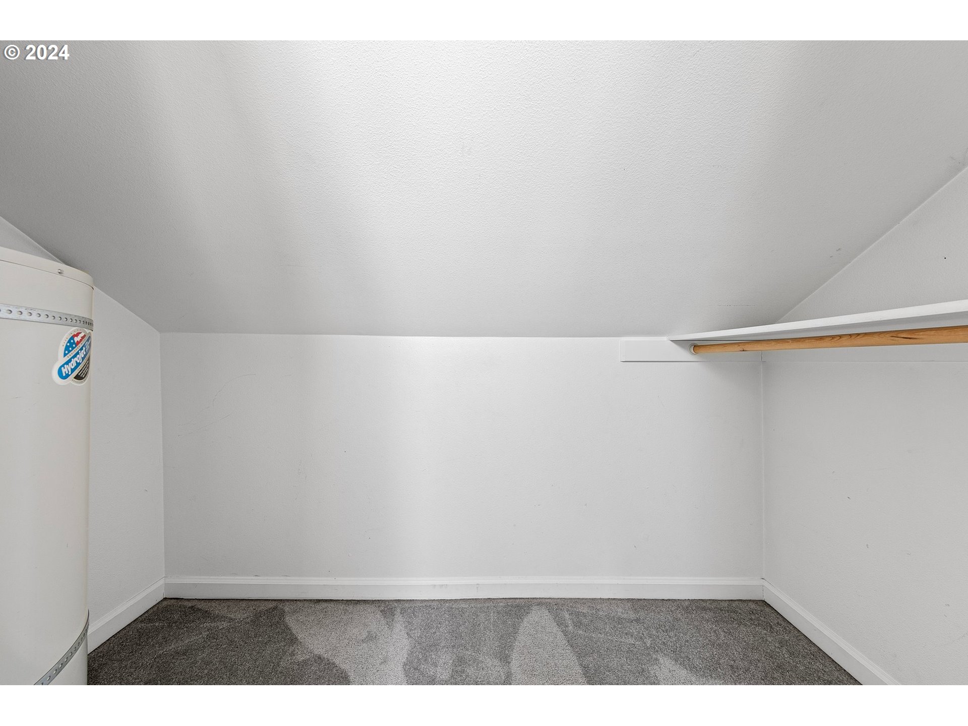 179 35th Street Springfield, OR 97478 - Photo 26 of 46 a view of small space with empty racks
