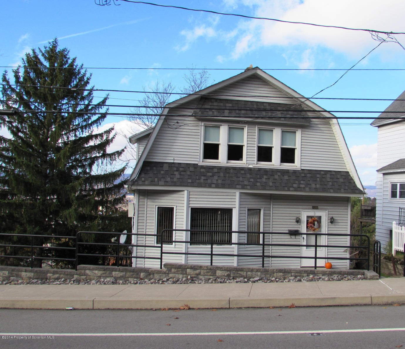 120 East Mountain Road Scranton, PA 18505 - Photo 2 of 14 a front view of a house