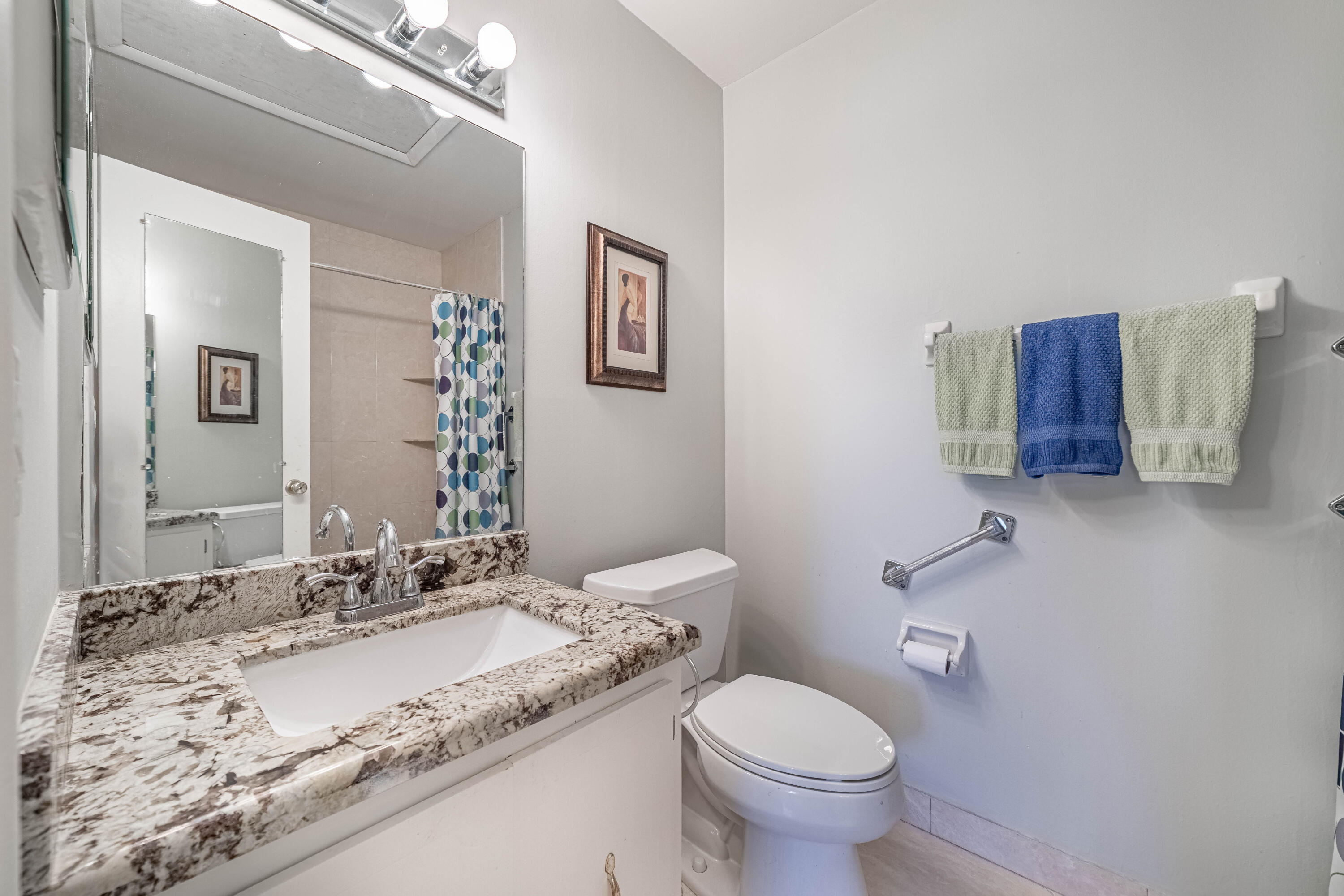 2711 Southwest 13th Street, Unit 39B Delray Beach, FL 33445 - Photo 15 of 55 Primary Bathroom