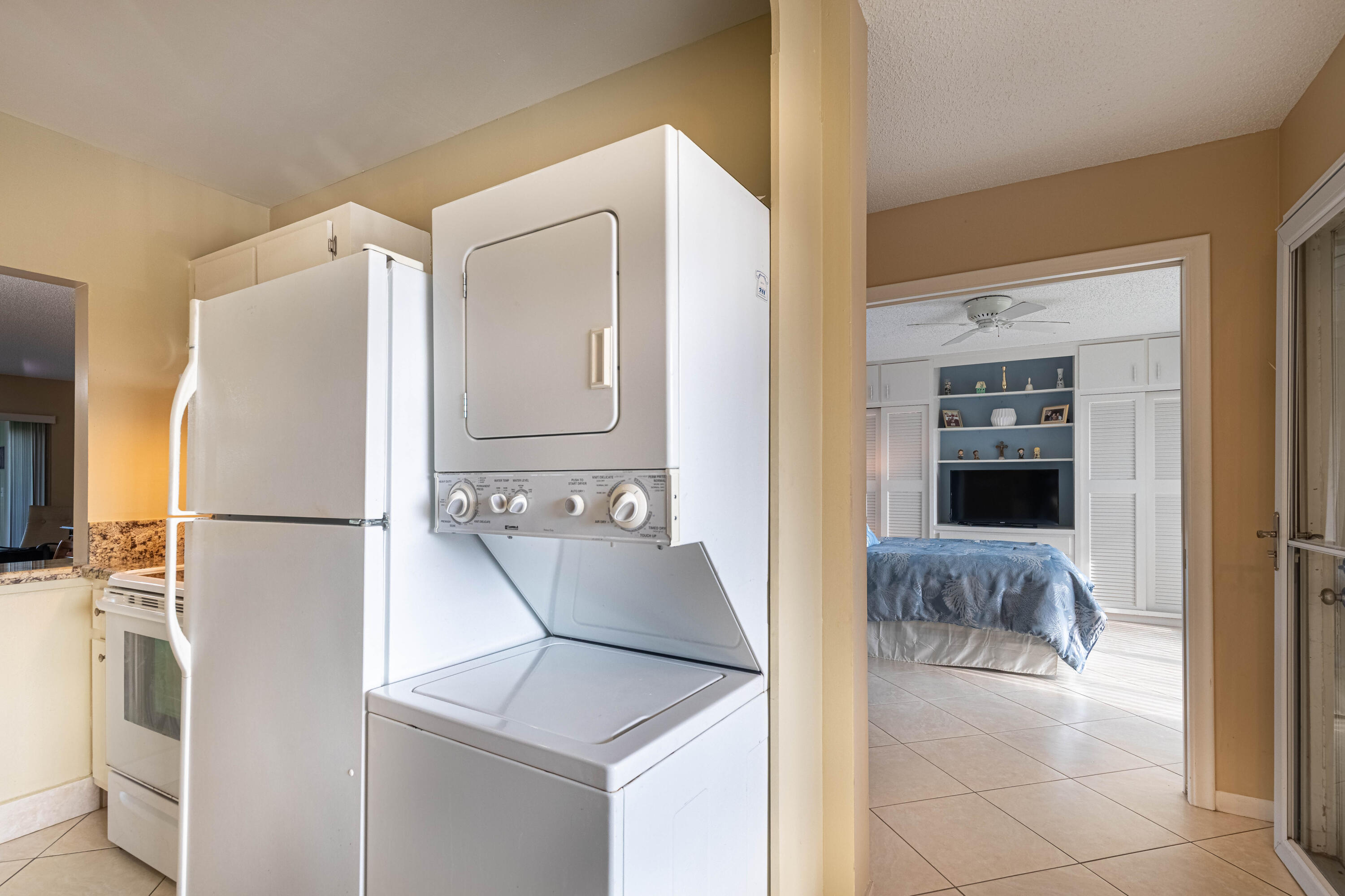 2711 Southwest 13th Street, Unit 39B Delray Beach, FL 33445 - Photo 7 of 55 Washer & Dryer