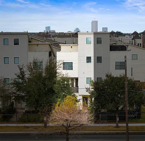 $390,000 | 2320 Emancipation Avenue, Houston, TX 77004