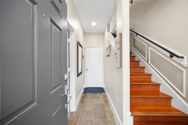 $390,000 | 2320 Emancipation Avenue, Houston, TX 77004