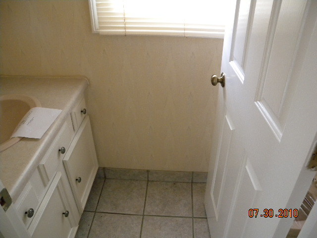 211 Overlook Road Vinton, VA 24179 - Photo 13 of 16 1/2 bathroom