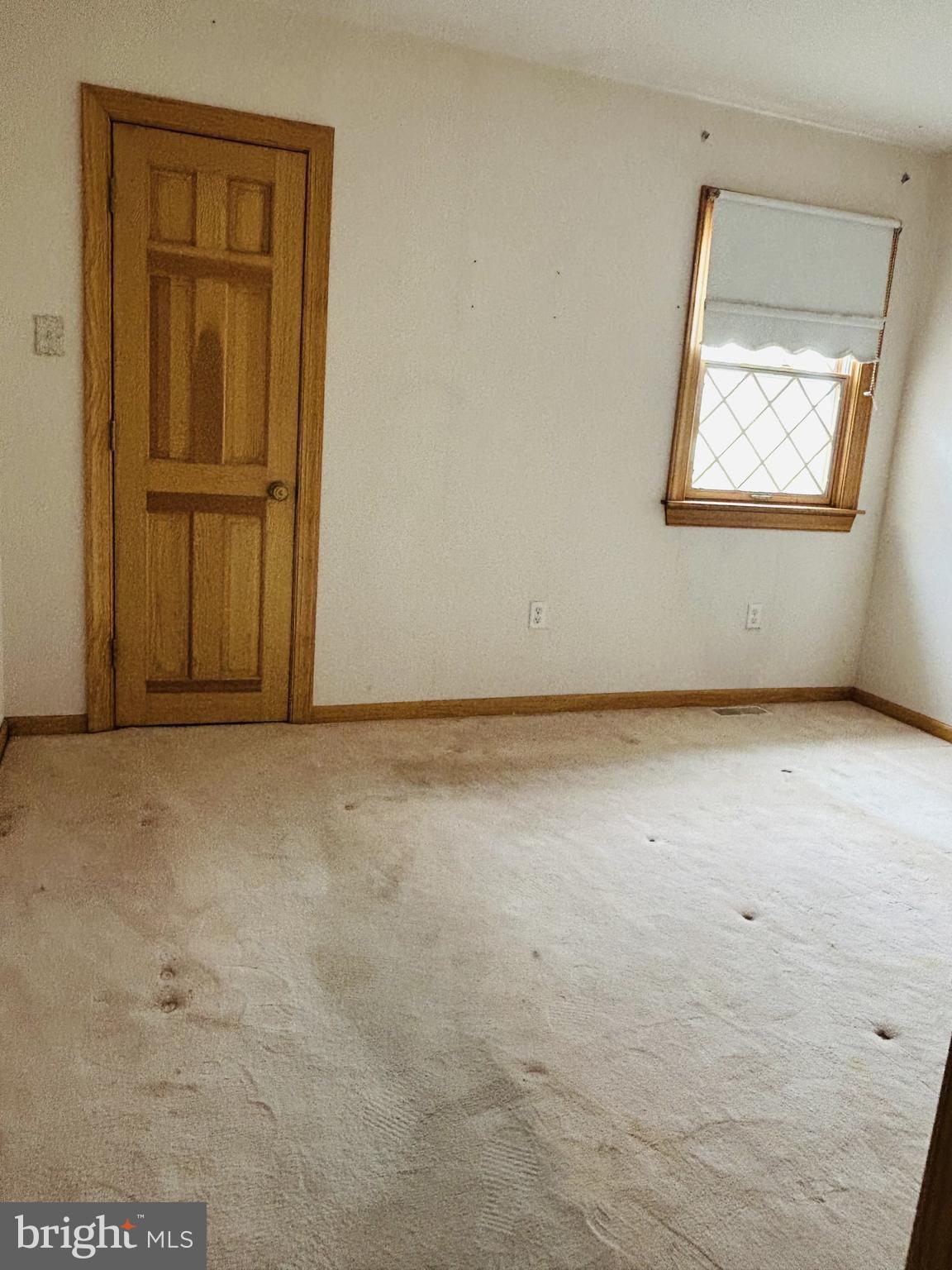 88 West Rambler Drive Southampton, PA 18966 - Photo 12 of 17 an empty room with windows