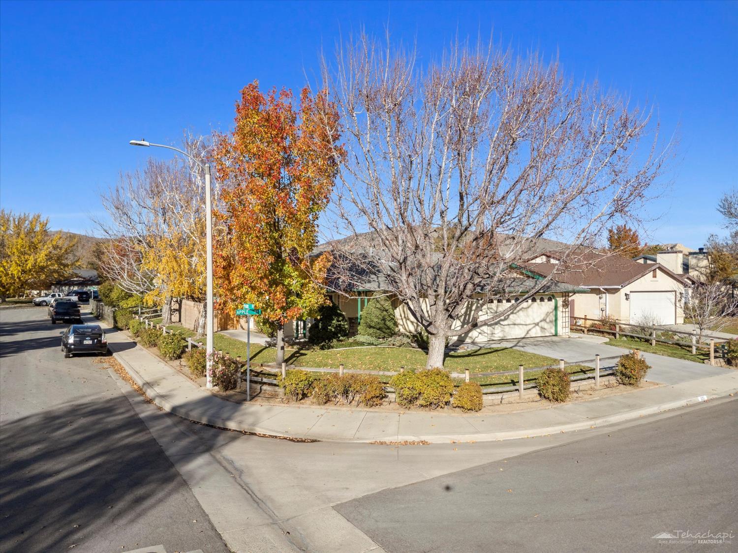 321 Apple Way Tehachapi, CA 93561 - Photo 6 of 40 Gallery Image 6