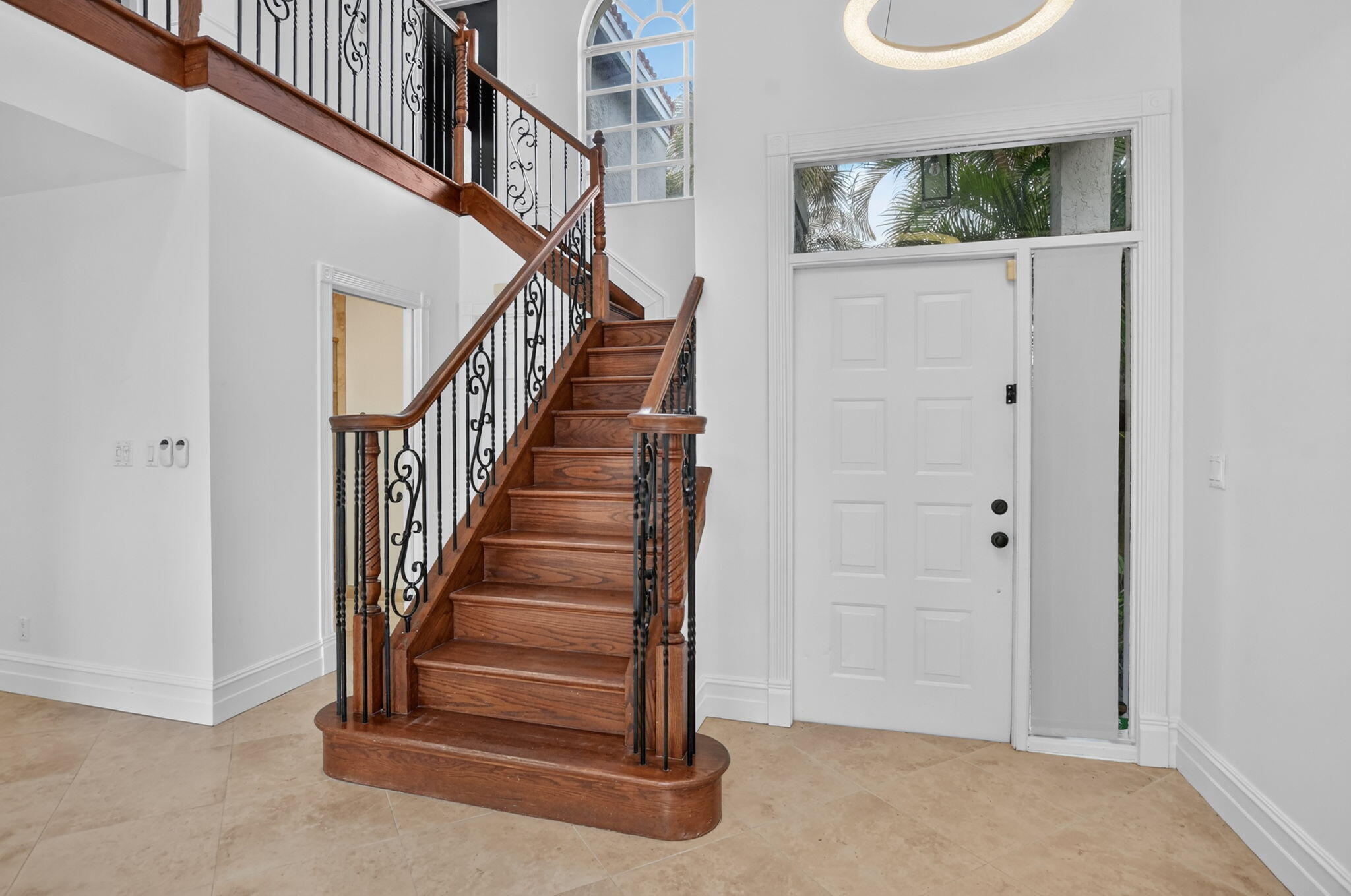 23338 La Vida Way Boca Raton, FL 33433 - Photo 5 of 52 Living Room entrance