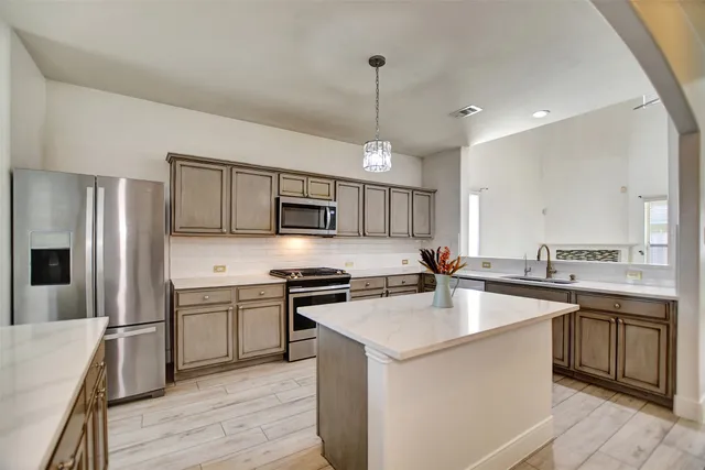 $2,900 | 20831 Brodie Lane, Katy, TX 77449