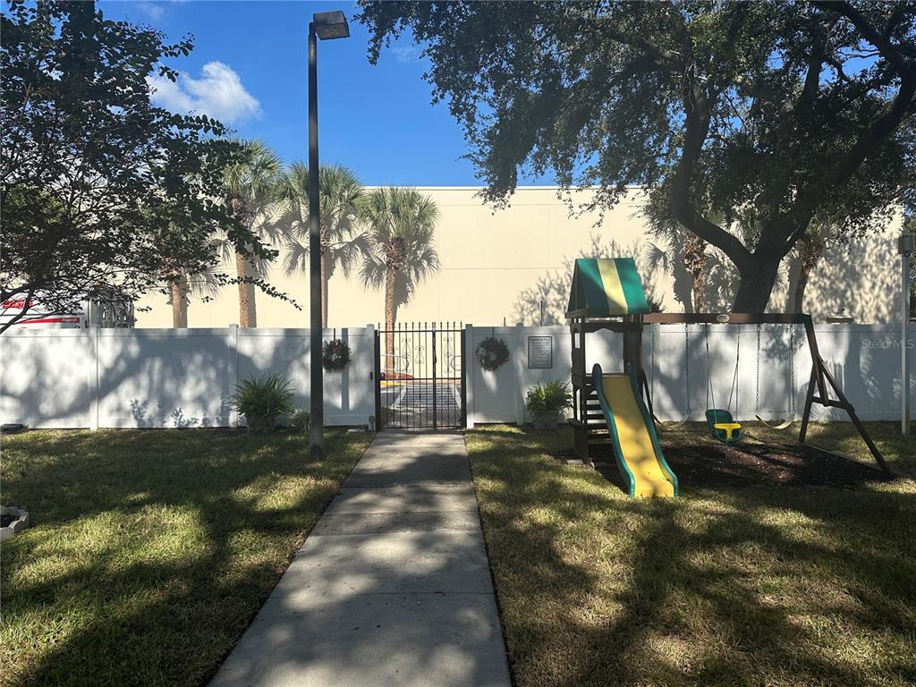 2250 Druid Road, Unit 403 Clearwater, FL 33764 - Photo 16 of 17 a view of a park