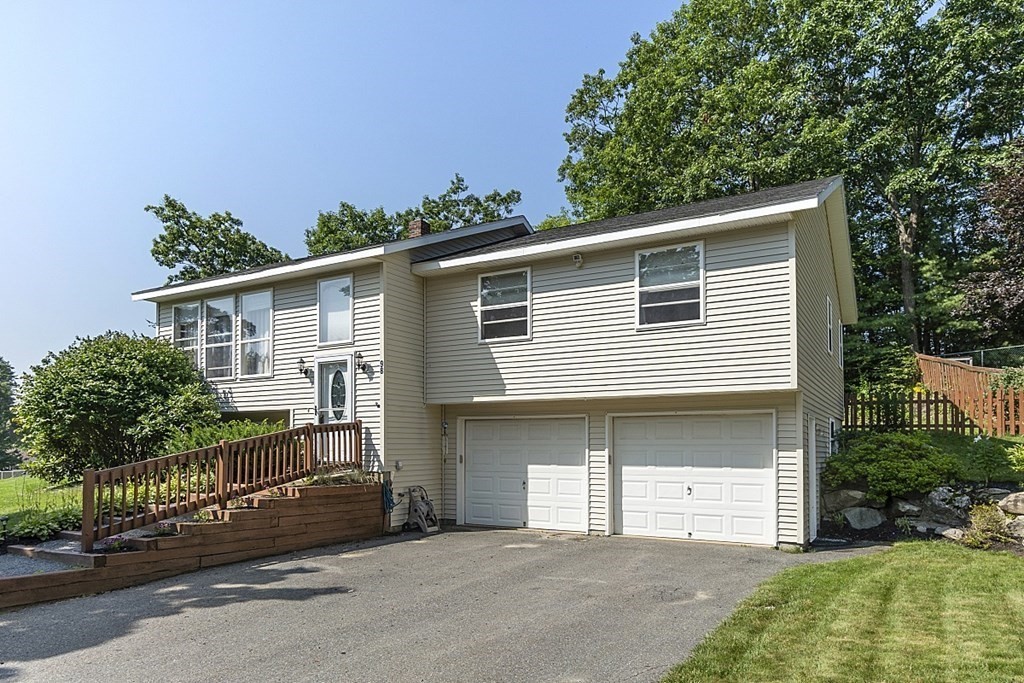 98 Colony Road Fitchburg, MA 01420 - Photo 3 of 41 Gallery Image 3