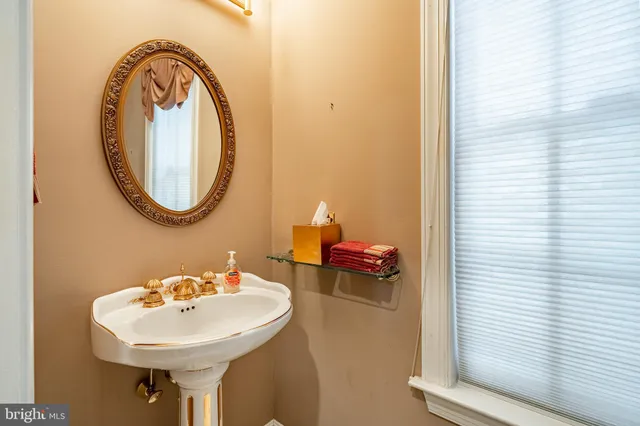 $869,000 | 115 Camelot Lane, Newtown Square, PA 19073