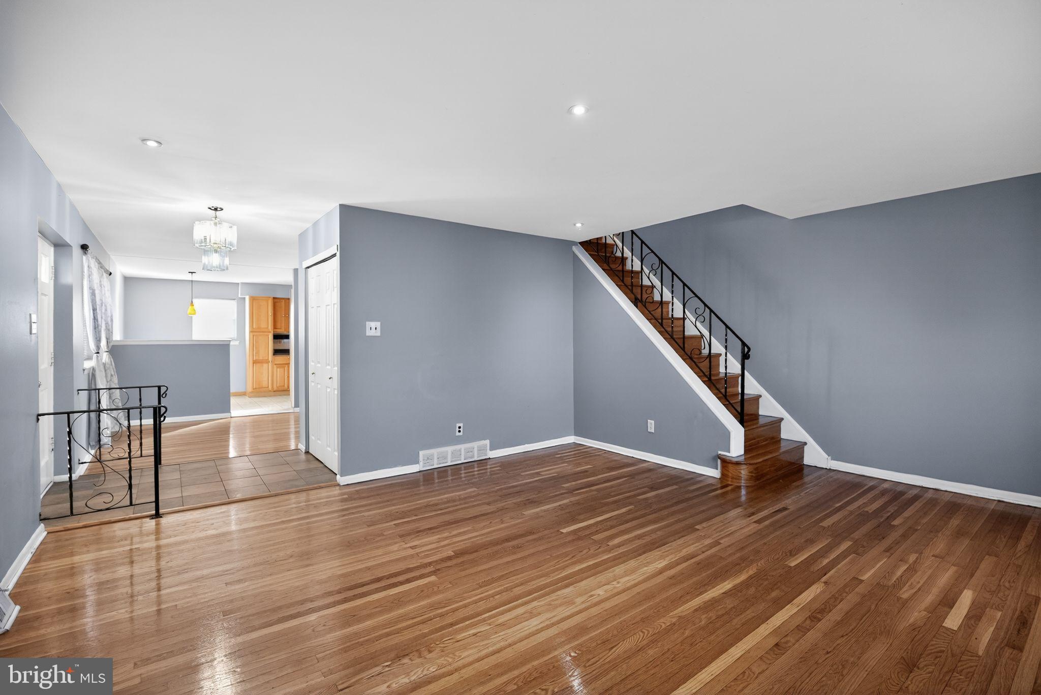 9860 Bonner Street Philadelphia, PA 19115 - Photo 2 of 30