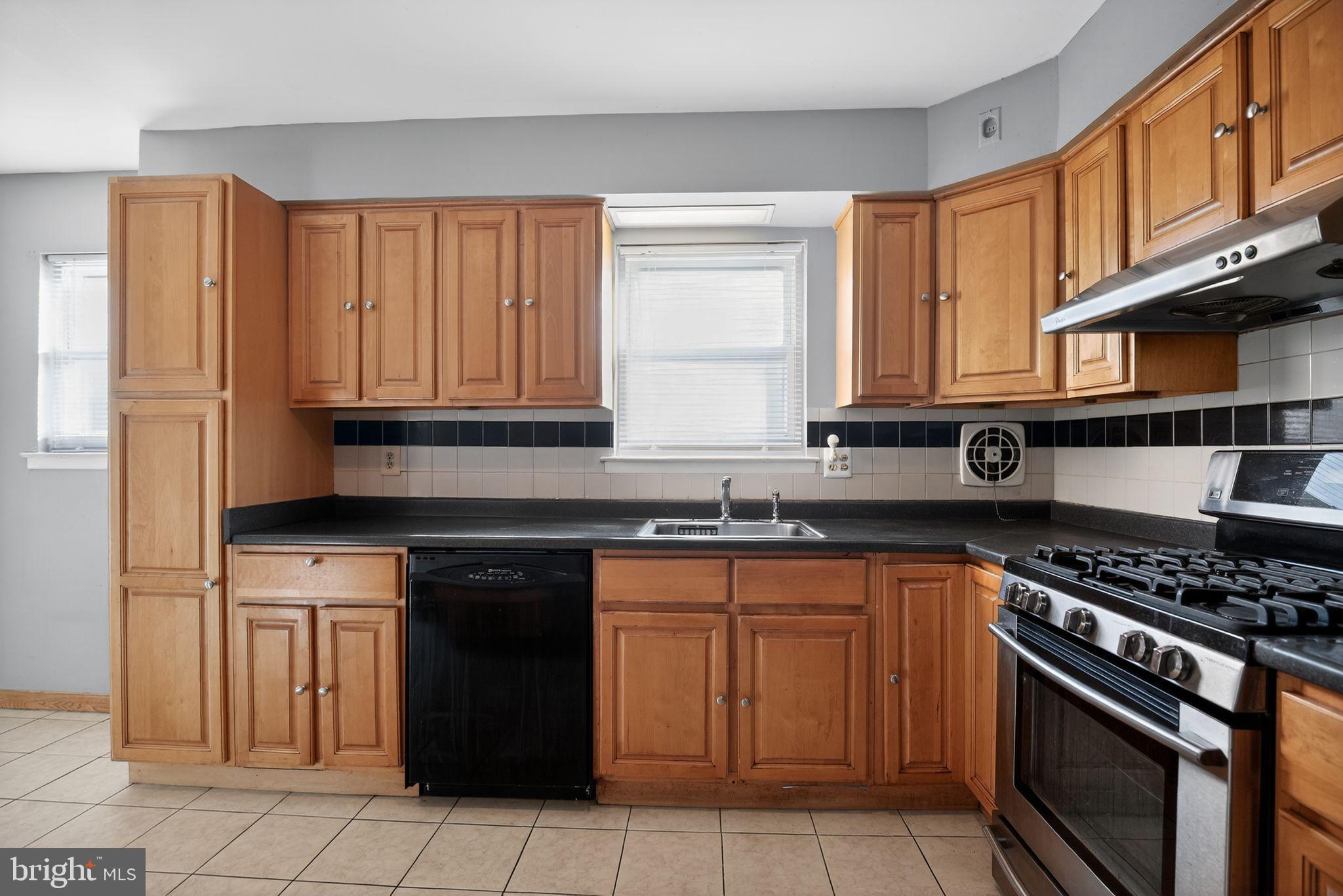 9860 Bonner Street Philadelphia, PA 19115 - Photo 6 of 30