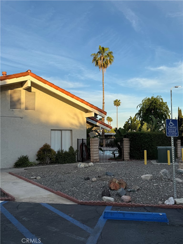 995 Pomona Road, Unit 24 Corona, CA 92882 - Photo 16 of 17