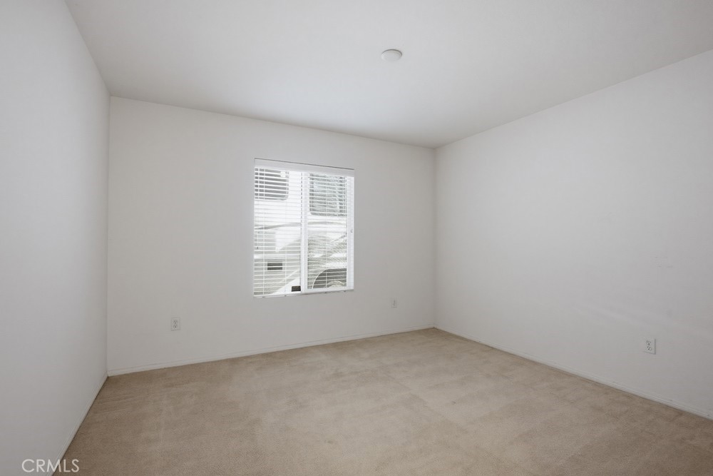2998 Elder Way Hemet, CA 92545 - Photo 15 of 28 an empty room with a window
