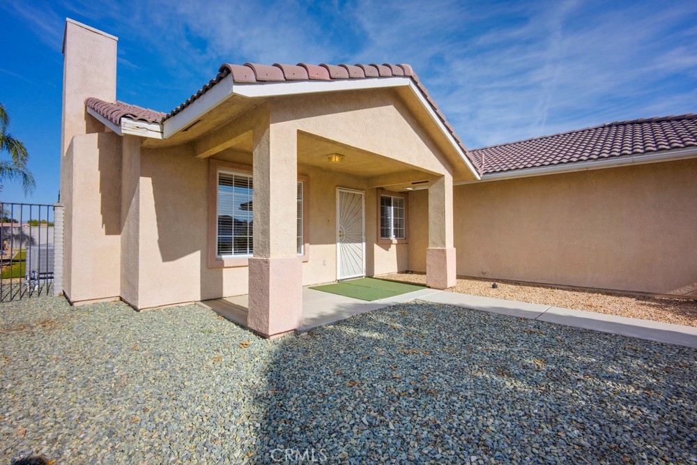 2998 Elder Way Hemet, CA 92545 - Photo 4 of 28 a front view of a house