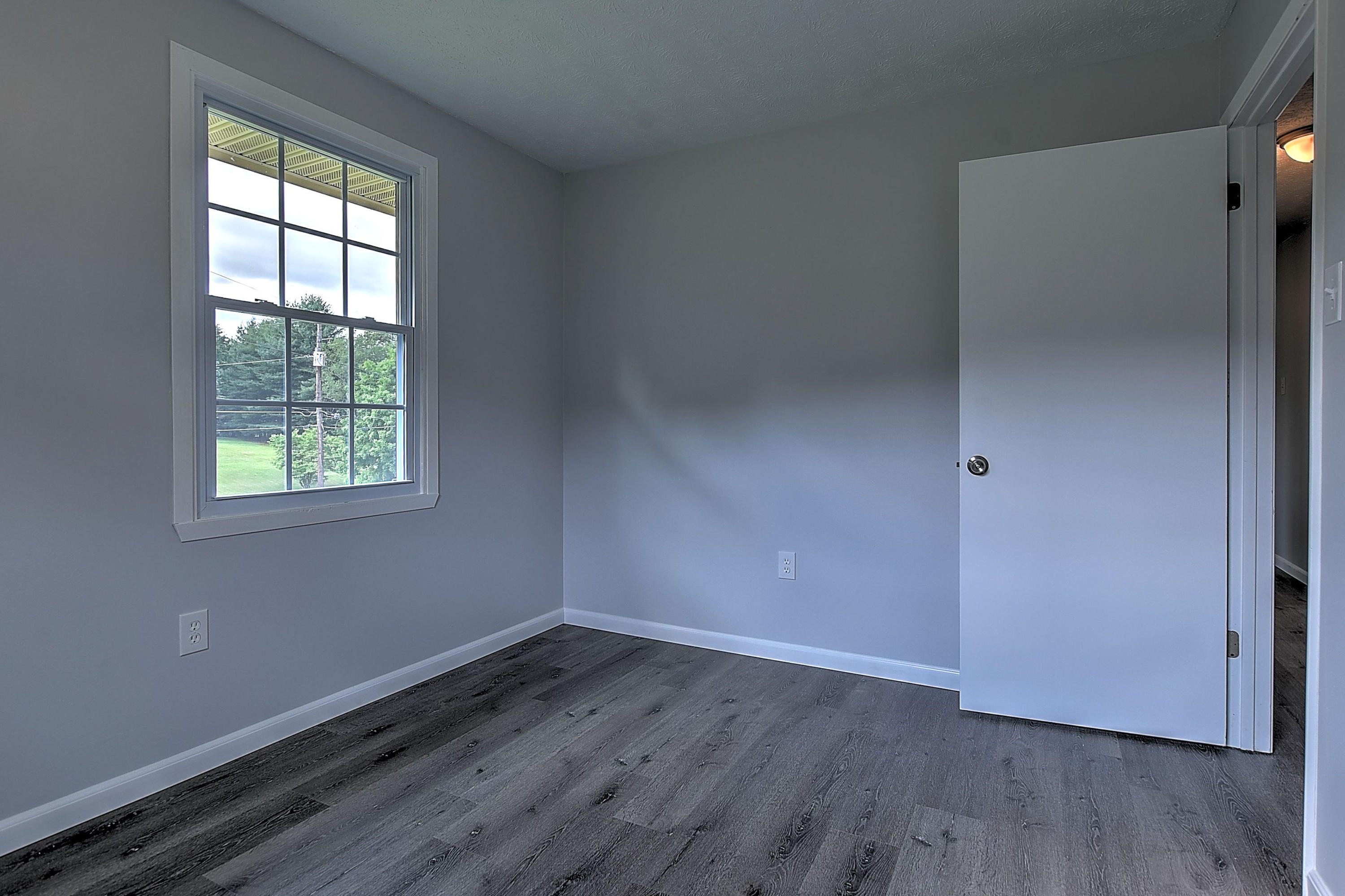 3434 Forest View Road Kingsport, TN 37660 - Photo 20 of 31 Forest View-21