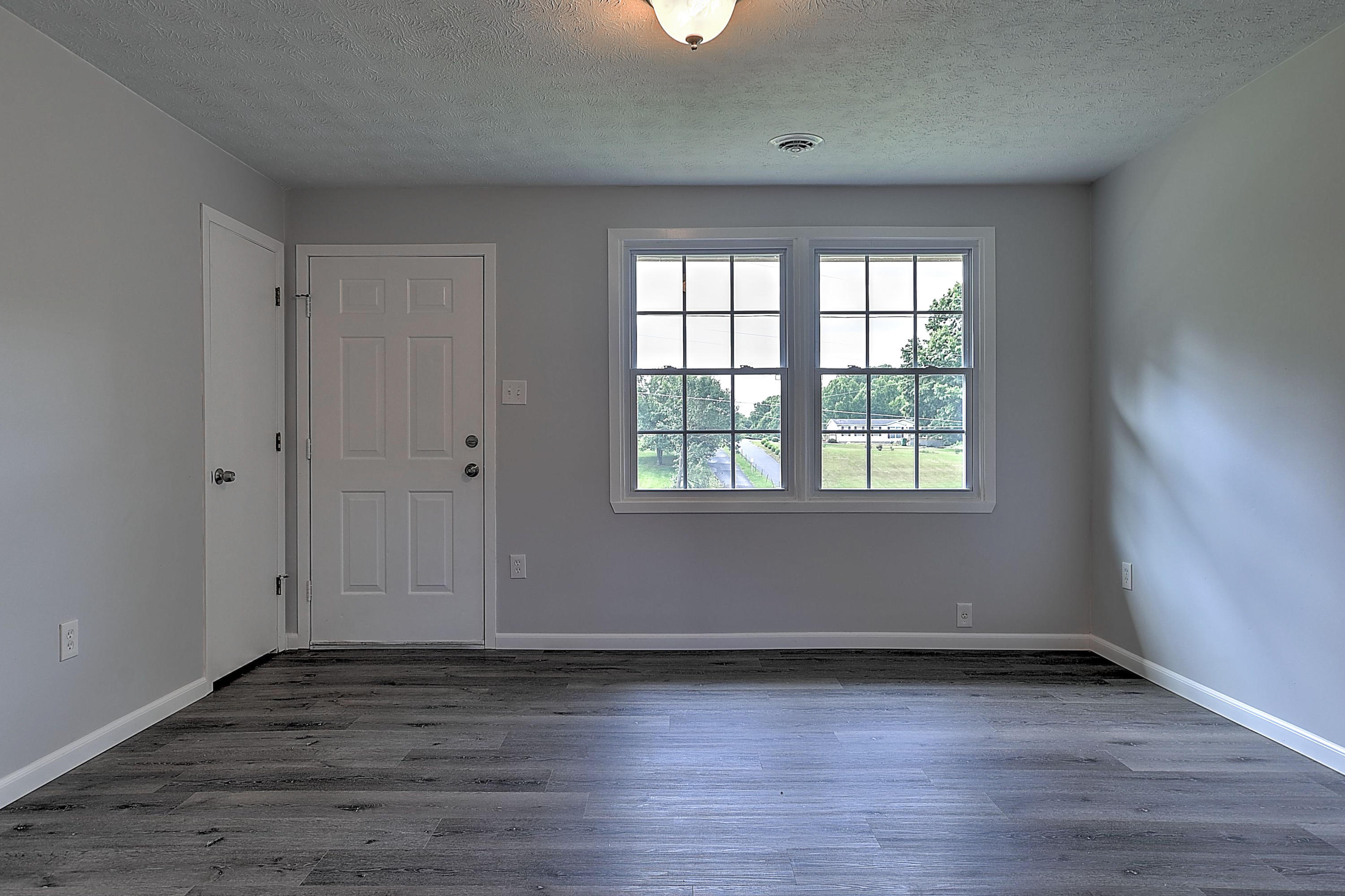3434 Forest View Road Kingsport, TN 37660 - Photo 3 of 31 Forest View-4