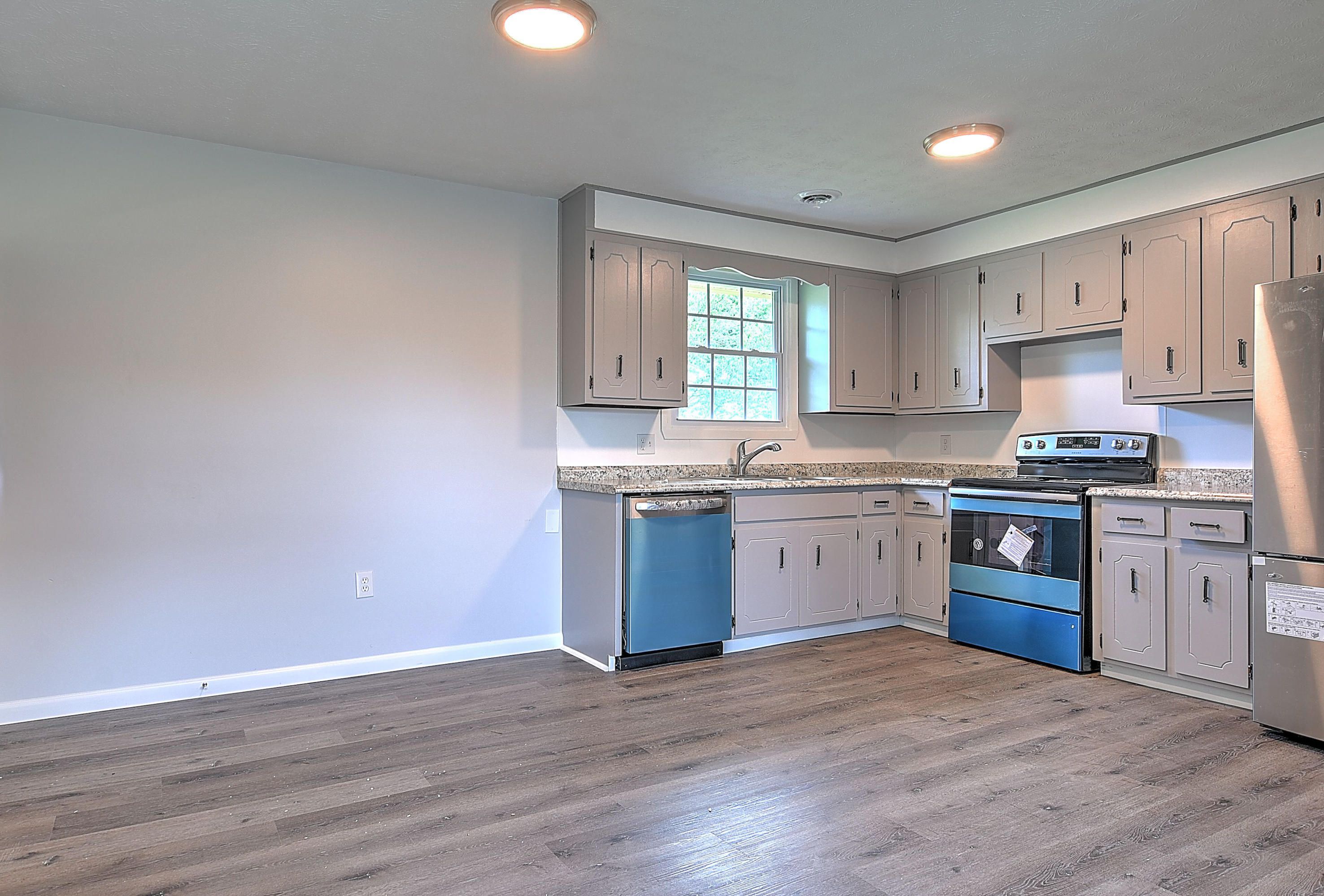 3434 Forest View Road Kingsport, TN 37660 - Photo 7 of 31 Forest View-8