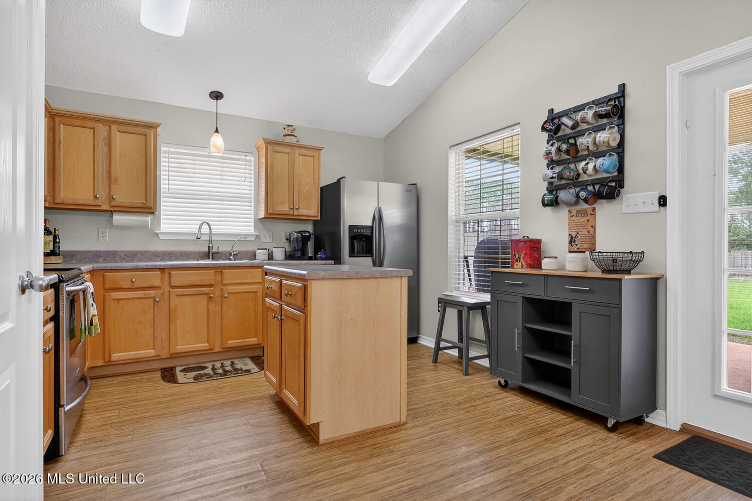 3723 Springwood Lane Ocean Springs, MS 39564 - Photo 8 of 44 1E8A0443