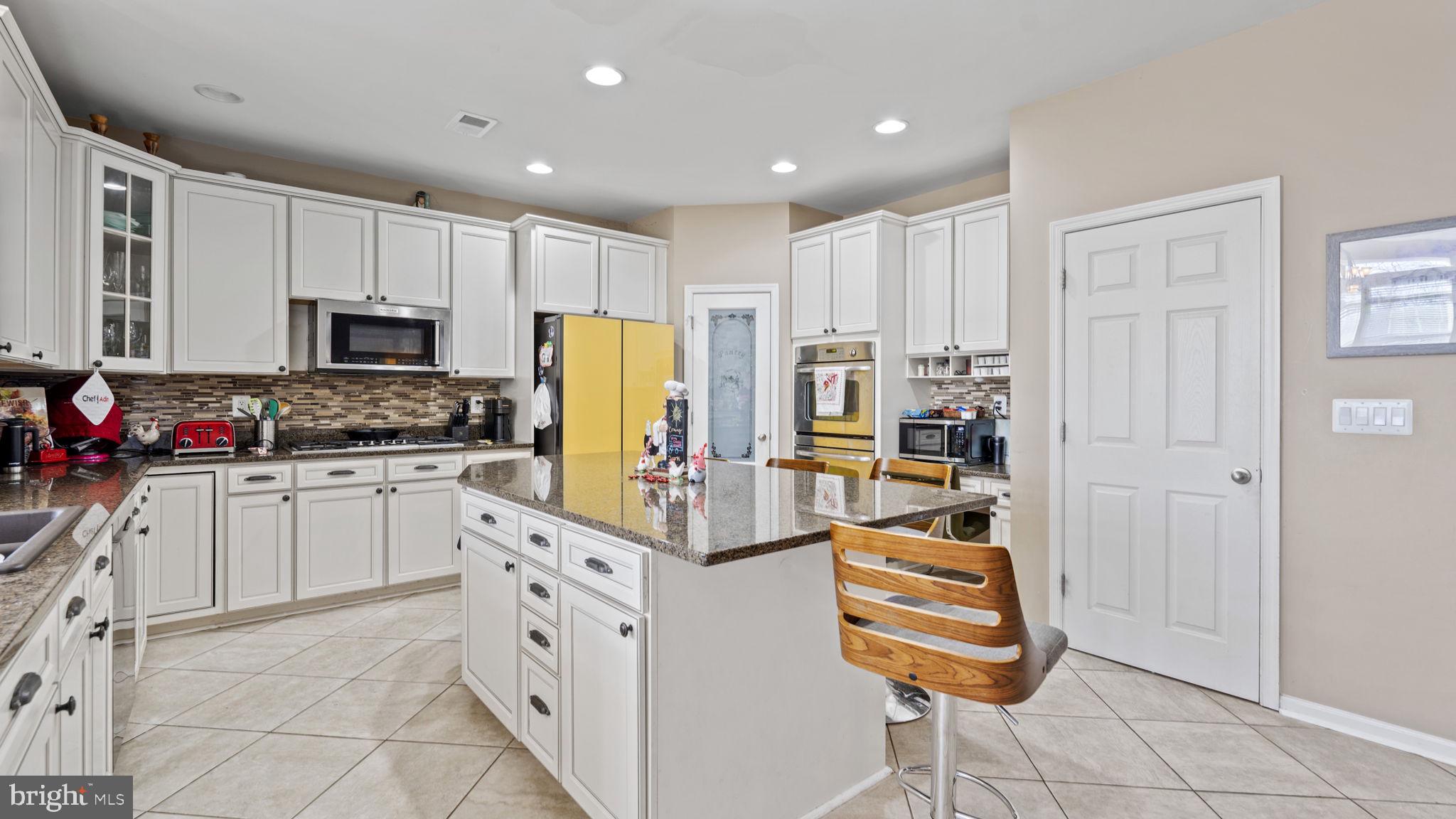 18 Dewitt Road Stafford, VA 22554 - Photo 6 of 36 Nice and Open Kitchen