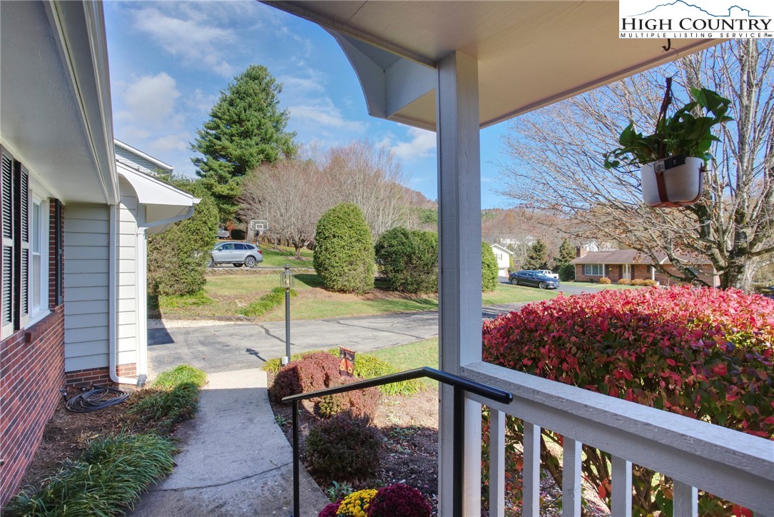 554 Cedar Lane Boone, NC 28607 - Photo 5 of 42 Gallery Image 5