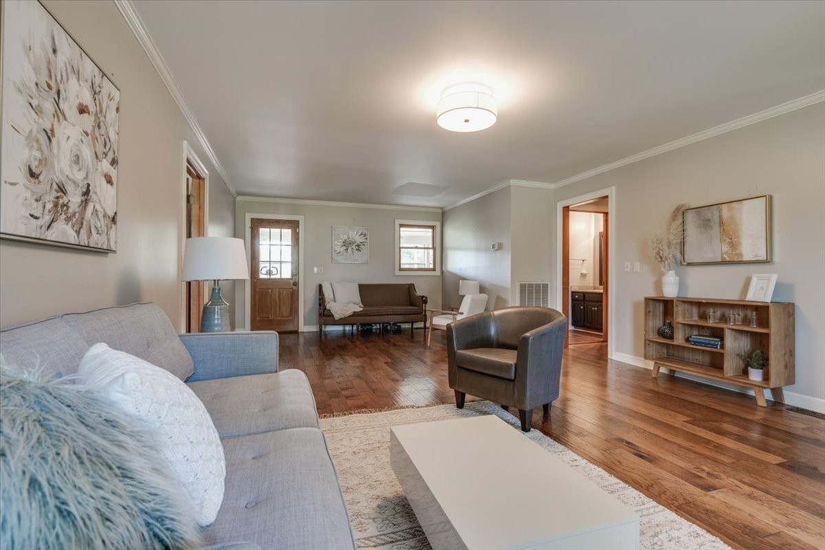 1019 Robertson Road Gallatin, TN 37066 - Photo 4 of 35 Gallery Image 4