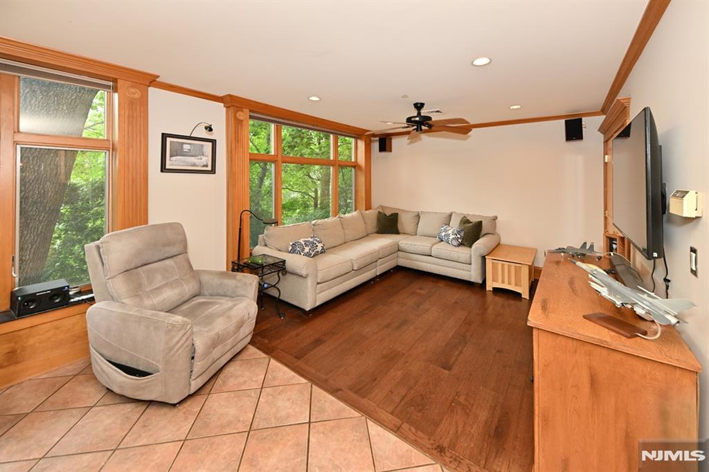 8 Myrtle Street Montvale, NJ 07645 - Photo 17 of 38