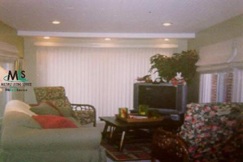 1821 Oxford Road Grosse Pointe, MI 48236 - Photo 5 of 6 729595-4.JPG