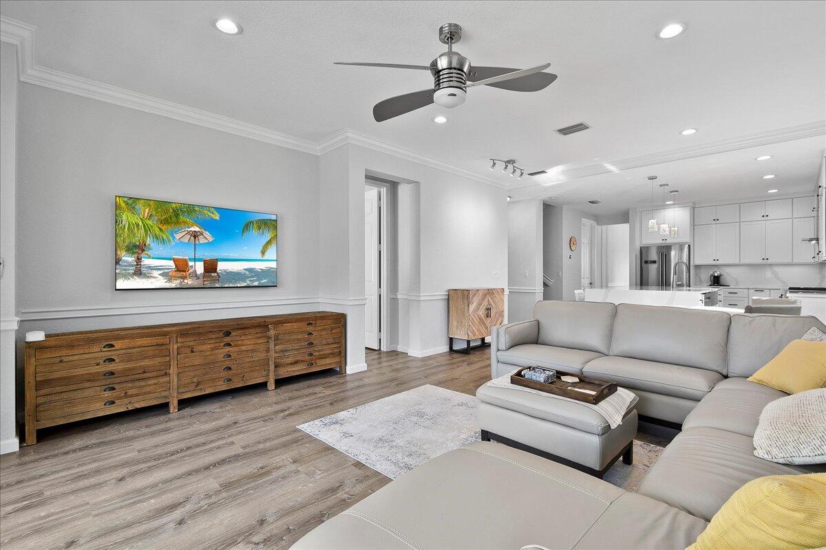 102 Mulberry Grove Road West Palm Beach, FL 33411 - Photo 14 of 45 Family Room