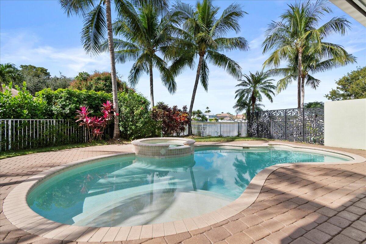 102 Mulberry Grove Road West Palm Beach, FL 33411 - Photo 27 of 45 Private Pool