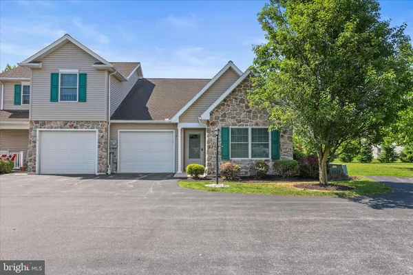 $254,900 | 5 Oxen Lane, New Oxford, PA 17350