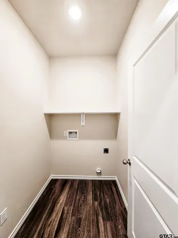 $289,990 | 1110 Pk Mdws Drive, Whitehouse, TX 75791