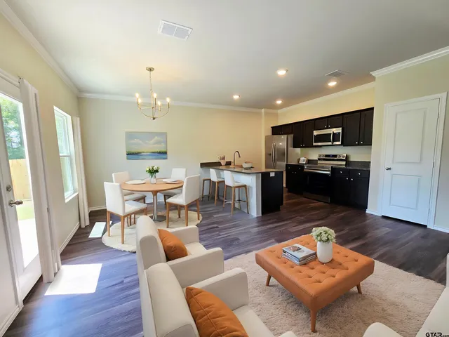 $289,990 | 1110 Pk Mdws Drive, Whitehouse, TX 75791