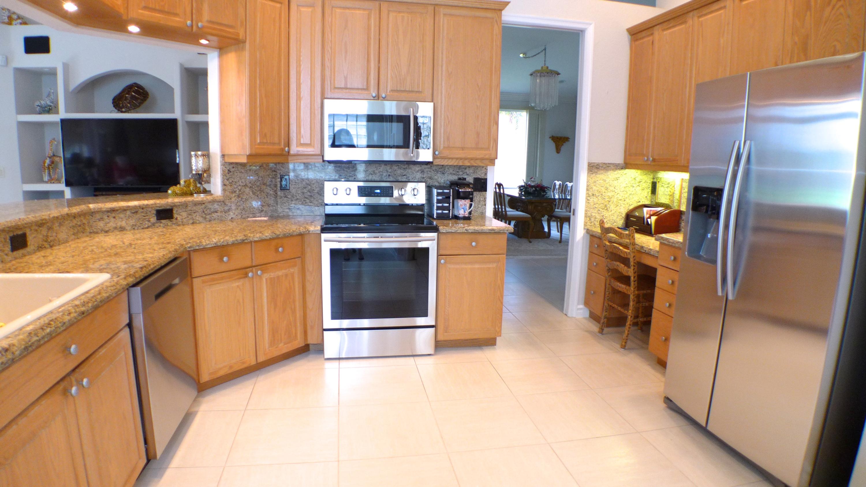 6718 Portside Drive Boca Raton, FL 33496 - Photo 5 of 34 Kitchen
