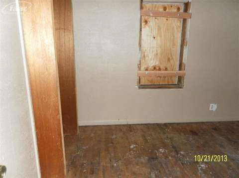 4502 Fleming Road Flint, MI 48504 - Photo 7 of 8 20405084-6.JPG