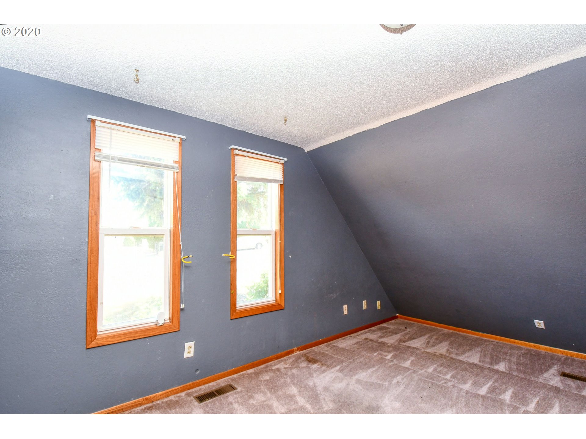 1802 Southwest Perkins Avenue Pendleton, OR 97801 - Photo 14 of 32