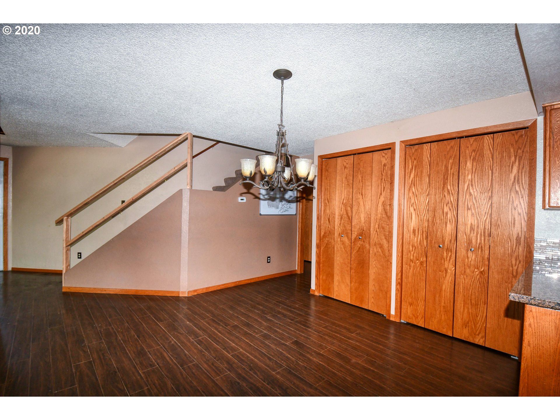 1802 Southwest Perkins Avenue Pendleton, OR 97801 - Photo 7 of 32