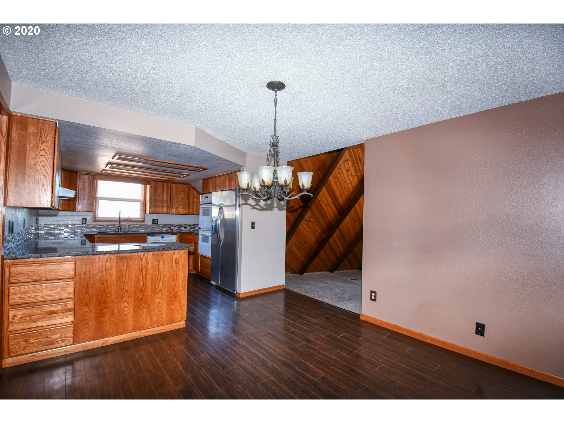 1802 Southwest Perkins Avenue Pendleton, OR 97801 - Photo 8 of 32