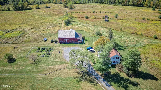 $549,500 | 100 Bally Bay Lane, Guilderland, NY 12009