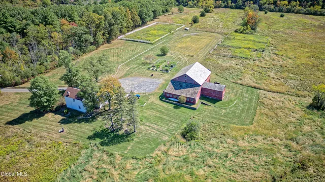 $549,500 | 100 Bally Bay Lane, Guilderland, NY 12009