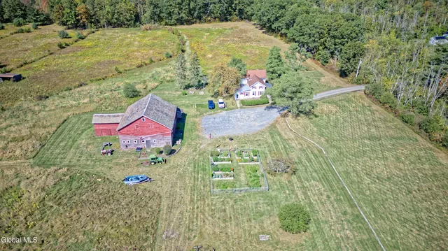 $549,500 | 100 Bally Bay Lane, Guilderland, NY 12009