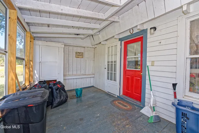 $549,500 | 100 Bally Bay Lane, Guilderland, NY 12009