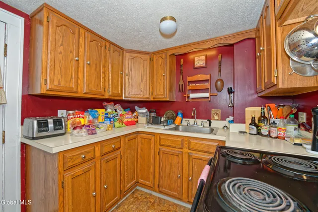 $549,500 | 100 Bally Bay Lane, Guilderland, NY 12009